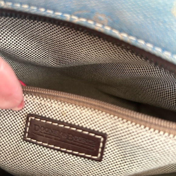 Dooney & Bourke NWOT Retired Rare Donegal Crest Denim Tote - Picture 6 of 13